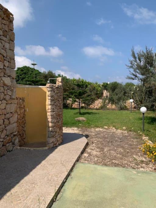 Villa Maveda, Un Dammuso Immerso Nel Verde Lampedusa Luaran gambar
