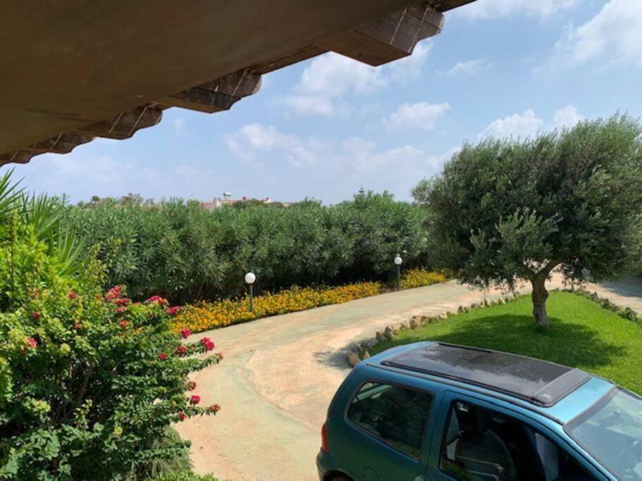 Villa Maveda, Un Dammuso Immerso Nel Verde Lampedusa Luaran gambar